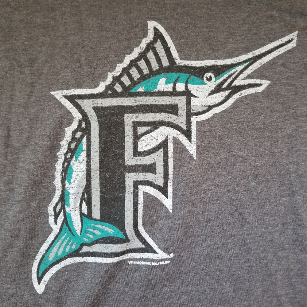 RETRO MIAMI MARLINS TSHIRT .